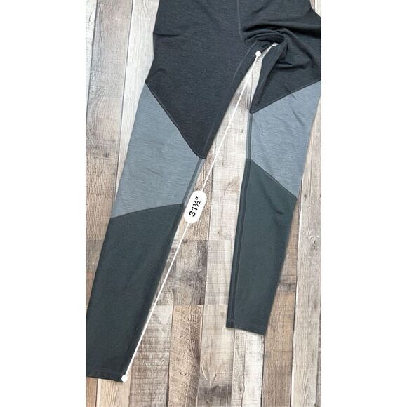 Old Navy Activewear High Waisted Elevate Colorblock Go-Dry Legging MEDIUM - Picture 7 of 10